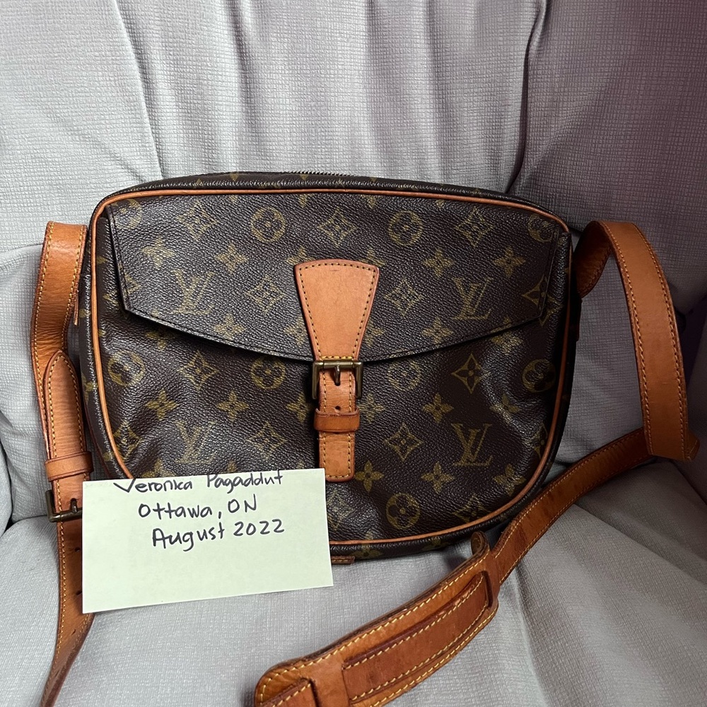 Louis Vuitton Jeune Fille MM shoulder bag - Picture 15 of 16